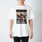 さまようパピヨンのイスタンブールの落書き3 Regular Fit T-Shirt