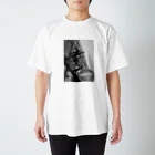 STUDIO PINECORNのLONDON PUB Regular Fit T-Shirt