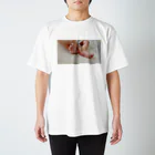 モンスタームーのちいさな足 Regular Fit T-Shirt