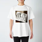 街の遊撃手の入場券 Regular Fit T-Shirt