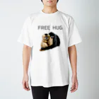 chichi1123のFreeHug おさる Regular Fit T-Shirt