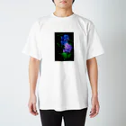 Photographer non.'s shopの紫陽花とクロアゲハ Regular Fit T-Shirt