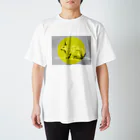 Mekkedoriのうさぎ黄色 Regular Fit T-Shirt