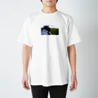 charimoooonの物思いにふける牛 Regular Fit T-Shirt