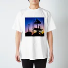 taka_1026の夕焼け空にシルエット スタンダードTシャツ