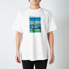 リンの工作室の三角屋根の家と緑　風景　 Regular Fit T-Shirt