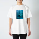 B_GODの泳ぎ上手 Regular Fit T-Shirt