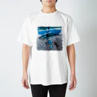 油絵描きの小物売り場のスカンジナビアの海のお散歩 Regular Fit T-Shirt