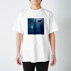 モリコハルの海を飛ぶマンタ Regular Fit T-Shirt