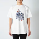 キノコの小部屋 MushAndRoomのキノコタウン【菌類図譜 キノコ きのこ】 Regular Fit T-Shirt