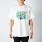 月兎耳庵 つきとじあん　矢光いるるの忙しいねこたち　昭和のデカ Regular Fit T-Shirt