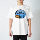 猫と釣り人のアオリイカ_1_C Regular Fit T-Shirt