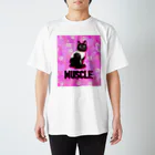 保護猫支援ショップ・パール女将のお宿のマッスルニャンコ　迷彩　カモフラ　ピンク Regular Fit T-Shirt