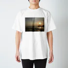 iloveppgのメコン川に沈む夕日 スタンダードTシャツ