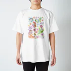 Yukie Shiratori (しらとり ゆきえ)の蝶々と花 Regular Fit T-Shirt