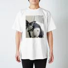 満開の華の蝶と少女 Regular Fit T-Shirt