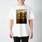 Omotenashi Japan T-shirtsのlife is elevator Regular Fit T-Shirt