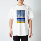 TMCNの砂浜と飛行機雲 スタンダードTシャツ