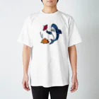 サメ わりとおもいの焼き芋をこしらえるサメ Regular Fit T-Shirt