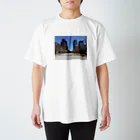 はるんけあの東京駅に続く大通り Regular Fit T-Shirt