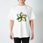 Okiwaiiのプルメリア三姉妹 Regular Fit T-Shirt