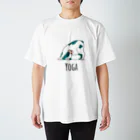 東京奮起させるのヨガ 犬 Regular Fit T-Shirt