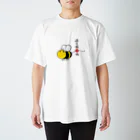 ㈱ゼットエーオリプリのゆる文字慣用句「泣きっ面の蜂」 Regular Fit T-Shirt