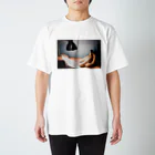 NORIのUnder one roof 「バナナのどくしょ」 Regular Fit T-Shirt