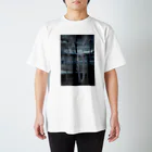 空歩く人々の雨垂れ Regular Fit T-Shirt