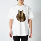SHOP W　SUZURI店の猫の丸い背中（キジトラ） Tシャツ Regular Fit T-Shirt