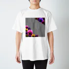 Aki meowのパンジー＆チェック Regular Fit T-Shirt