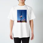 雫の中の世界の空と秋桜 Regular Fit T-Shirt