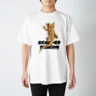 しろくまるいるいと動物たちのフトアゴヒゲトカゲ/英名ロゴ Regular Fit T-Shirt