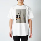 Butiyabreの青年と猫 Regular Fit T-Shirt