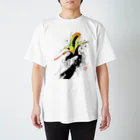 煙-kemuのBANANA4545 Regular Fit T-Shirt