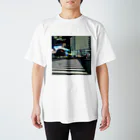 ラーメン奇行の渋谷スクランブル交差点 Regular Fit T-Shirt