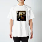 art-standard（アートスタンダード）のフェルメール / 『音楽の稽古』1662年-65年 Regular Fit T-Shirt