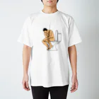 ZU_MAのトイレで考える人 Regular Fit T-Shirt