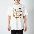 でんや　SUZURI店の雲猫 Regular Fit T-Shirt