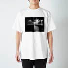 四流色夜空のよるしのデザイン Regular Fit T-Shirt