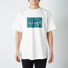 大名の魚の抱き枕 スタンダードTシャツ