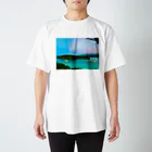 mizuphoto galleryの川平湾と月とマジックアワー Regular Fit T-Shirt