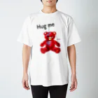 cocoartの雑貨屋さんの【Hug me】（赤くま） スタンダードTシャツ