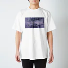 空歩く人々の花吹雪 Regular Fit T-Shirt