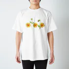 HosoMitsu-painterの黄色いダリア Regular Fit T-Shirt