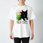 猫とやっし～ぃのアレコレのクリームソーダと黒い猫 スタンダードTシャツ