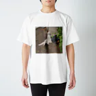 Noirのすごい体勢でお昼寝中 Regular Fit T-Shirt