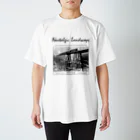 ヴィンテージ鉄道写真グッズの店の山陰本線 余部橋梁を渡るSL (Nostalgicロゴ/黒） スタンダードTシャツ