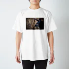 すみれの写真の野付半島に生きる鹿の笑み Regular Fit T-Shirt