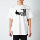 消しゴムはんこ工房kibiuのくじゃくのマント Regular Fit T-Shirt